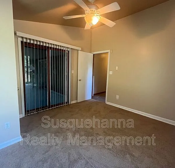 529 Stone Hill Rd — Photo 10