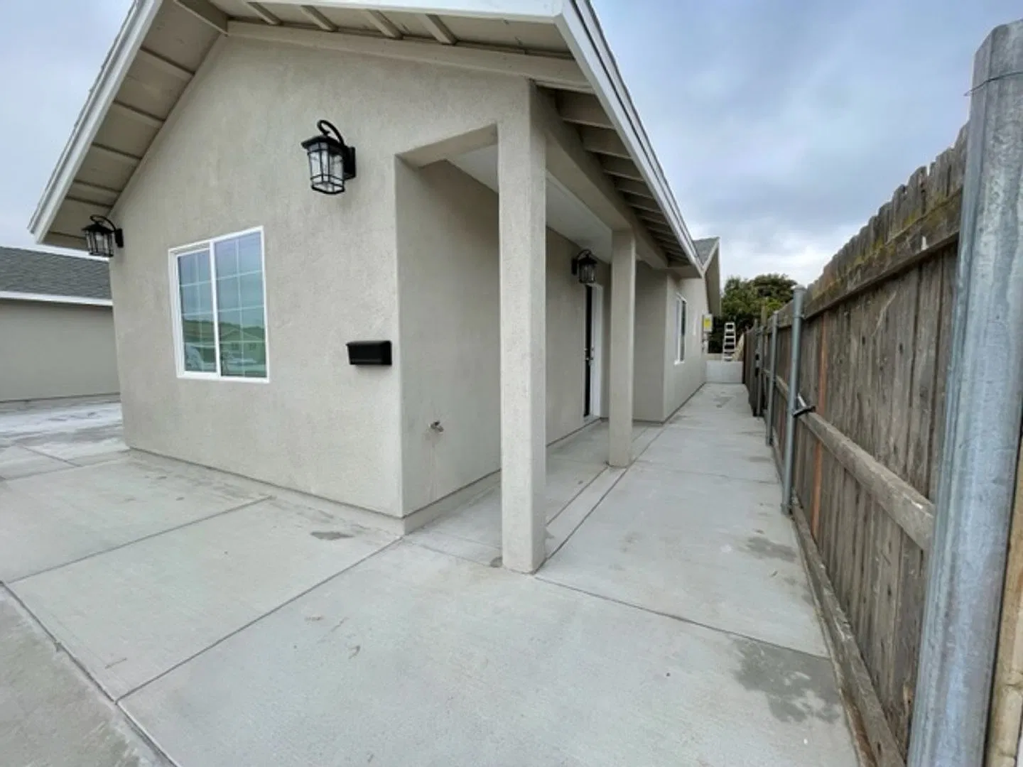 Beautiful 2 bedrooms on quiet street — Photo 2
