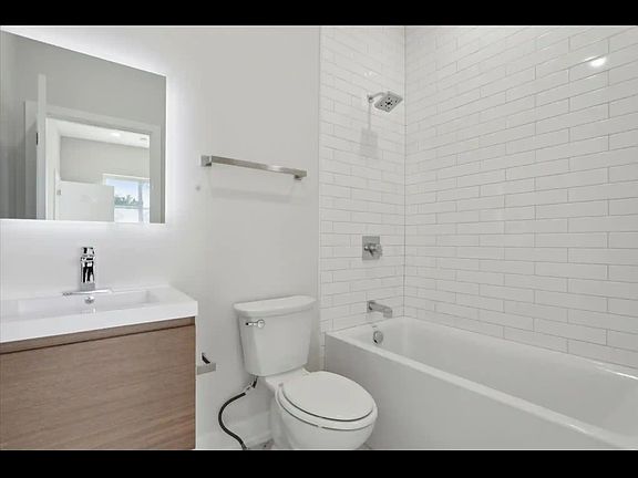 3rd image of 401-07 E Walnut Ln #310
