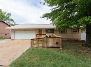 5009 Country Manor Dr, Imperial, MO 63052