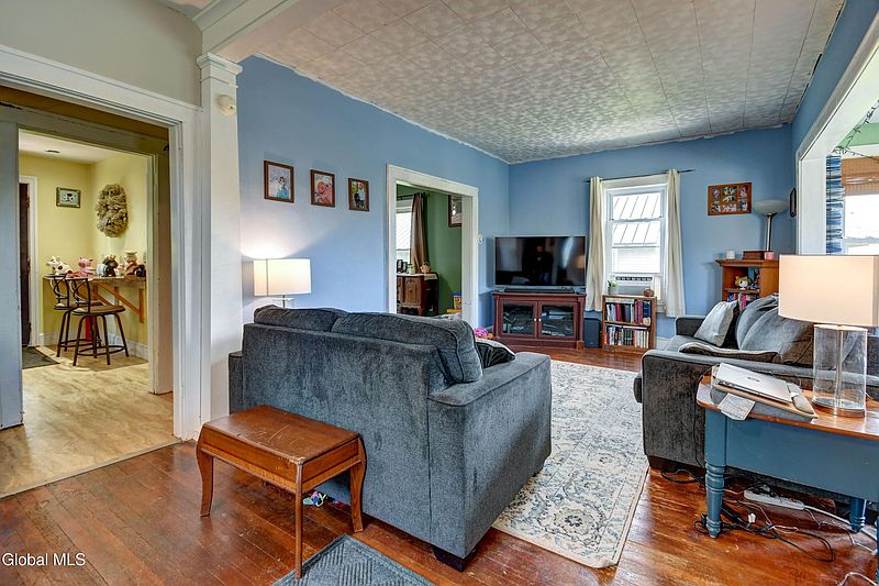 4th image of 29 Highland Place