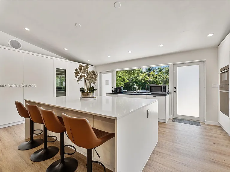 520 Bay Point Rd — Photo 13