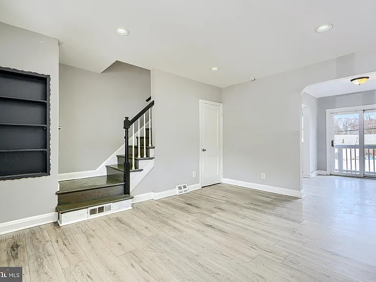 165 Hampshire Rd — Photo 5