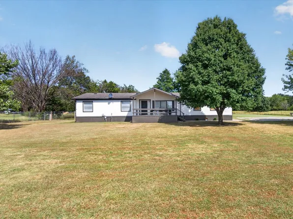 813 S Mississippi St, Nowata, OK 74048