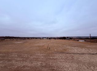 W Calamus Dr, Burwell, NE 68823