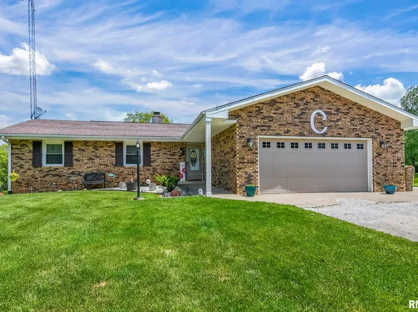8 Quail Ln, Jacksonville, IL 62650