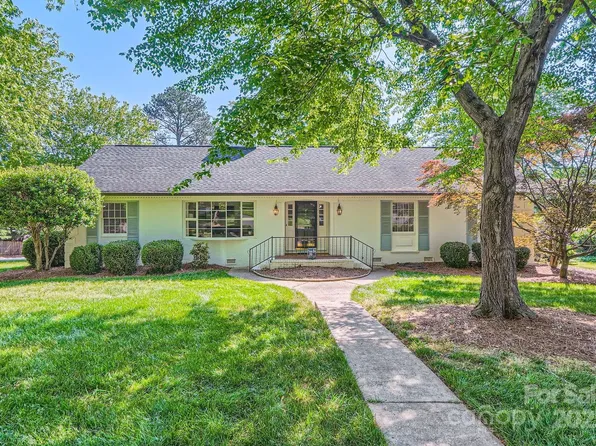 7613 Whistlestop Rd, Charlotte, NC 28210