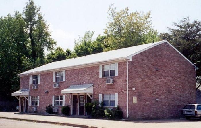1st image of 405 Ashlawn Dr APT 3