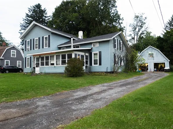 73 Syracuse St, Baldwinsville, NY 13027
