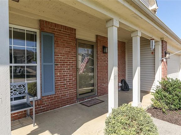 5th image of 3129 Delaway Ln