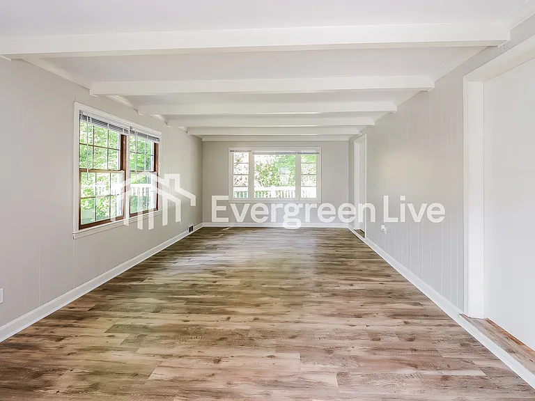 2832 Loch Dr — Photo 8