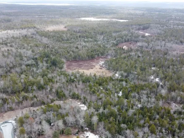 Gilby Cres, Beaver Bank, NS B4G 1E6