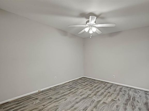 5th image of 16703 Elm Park Way