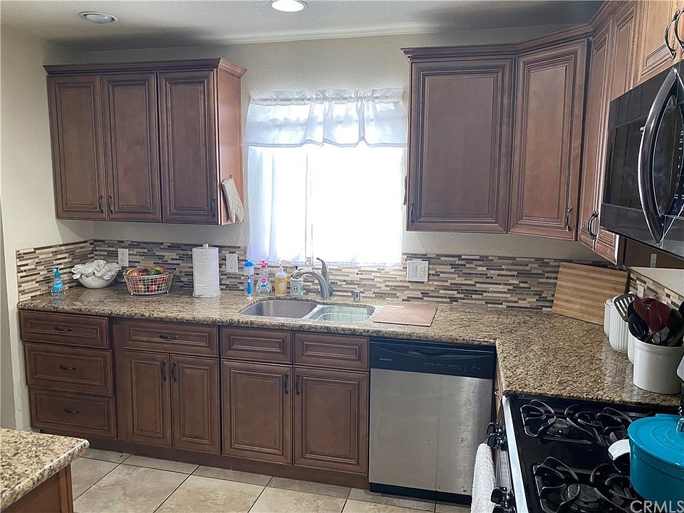 1st image of 13925 Oval Dr