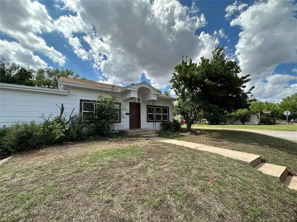 321 N Howard Ave, Elk City, OK 73644
