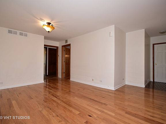 4th image of 2815 N 74th Ct