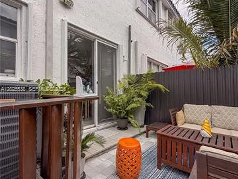 5420 NW 107th Ave #303 — Photo 32