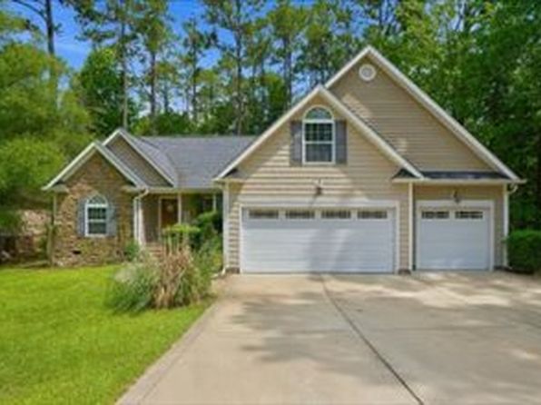104 Cedar Ln