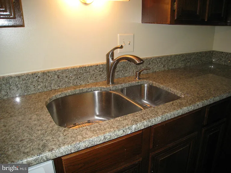 2125 Preston Square Ct — Photo 8