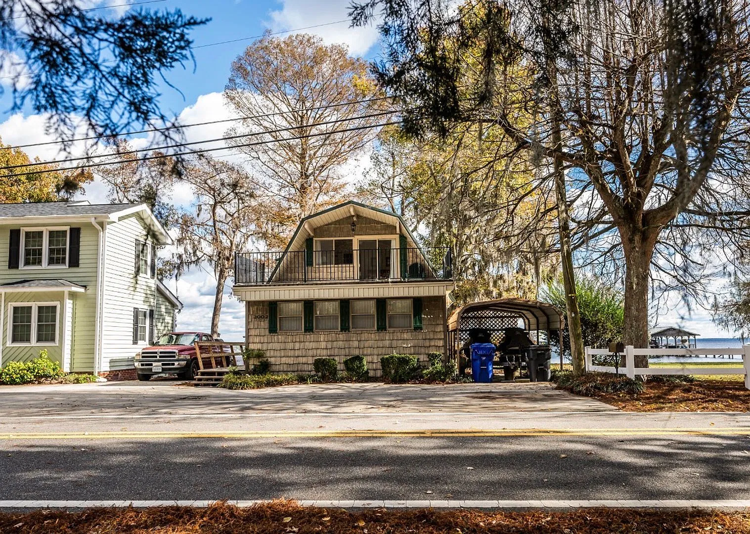 Lakefront Home in Beautiful Lake Waccamaw NC. — Photo 2