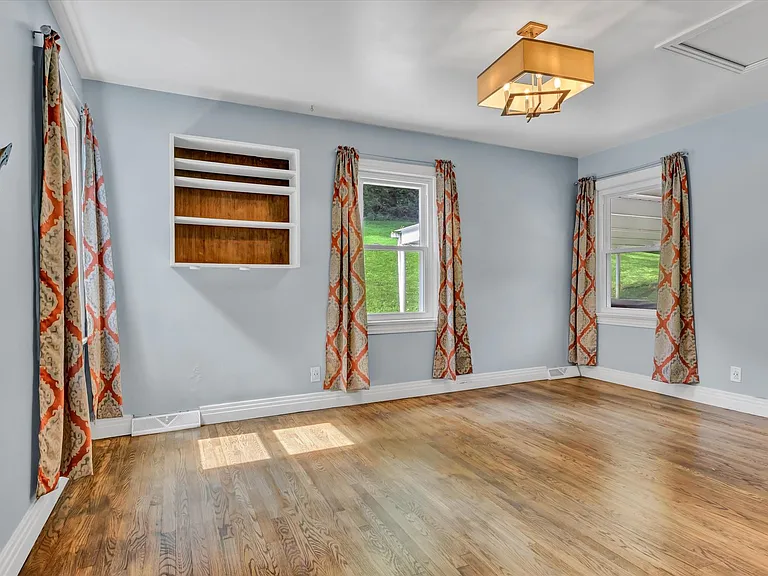 5004 Holston Dr — Photo 15