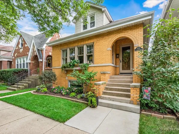5220 N Larned Ave, Chicago, IL 60630