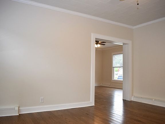4th image of 141 Main St