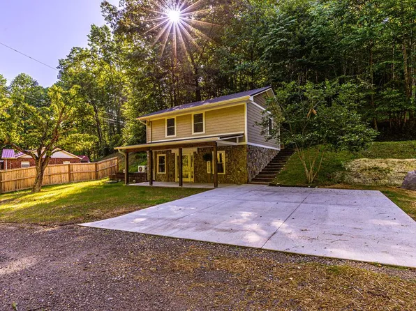 215 Fox Run Cv, Bryson City, NC 28713