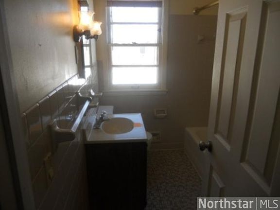 5th image of 4646 Russell Ave N