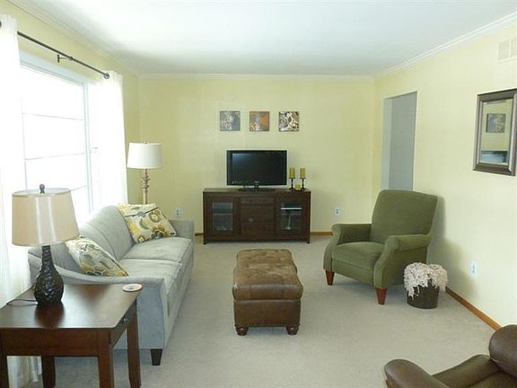 5th image of 471 Marlpool Dr