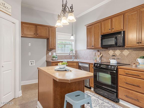 3rd image of 103 Elise Dr