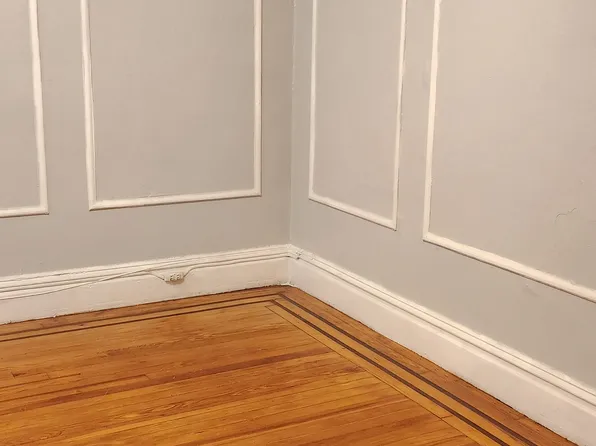 179 Manhattan Avenue image 2 of 19