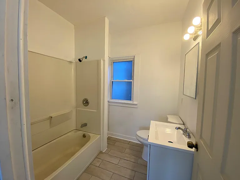 633 N Howard St — Photo 7