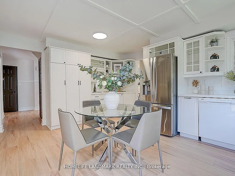 20573 Yonge St — Photo 17