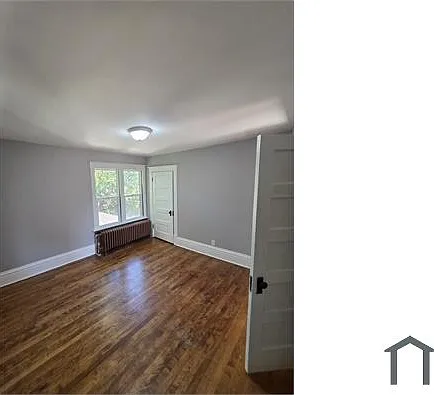 967 Saint Anthony Ave — Photo 10