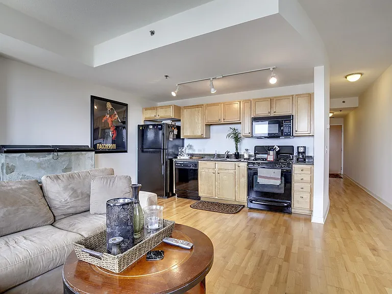 929 Portland Ave #809 — Photo 4