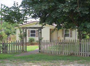 404 Polk St, Huntsville, AR 72740