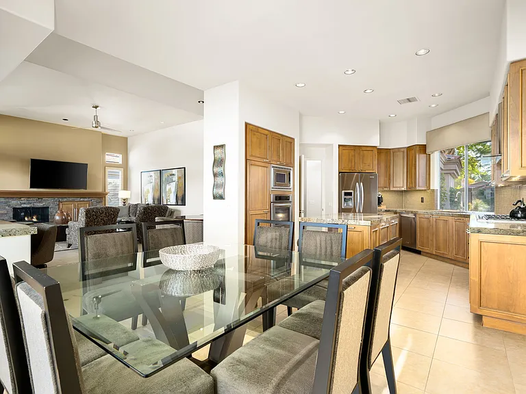 293 Desert Holly Dr — Photo 11