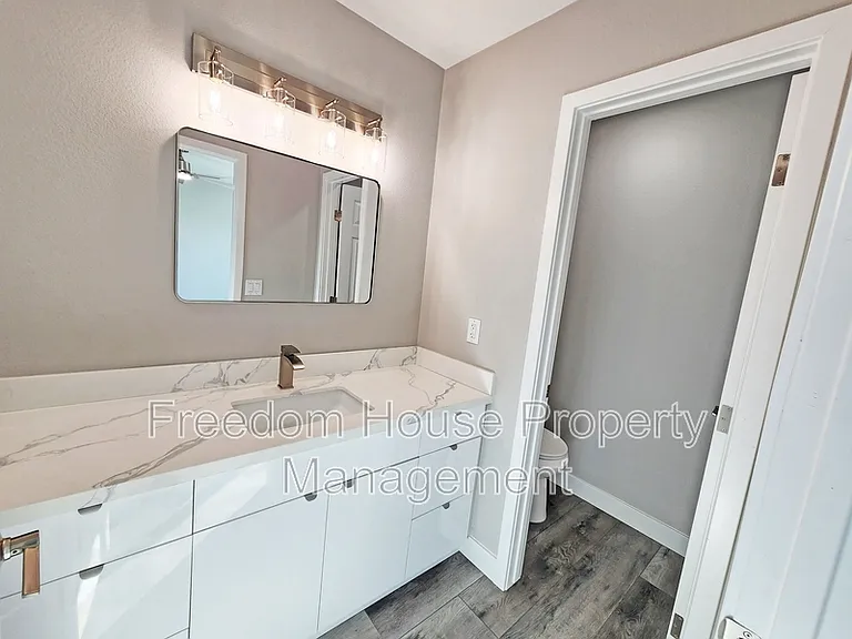 581 Valiant Ave — Photo 23