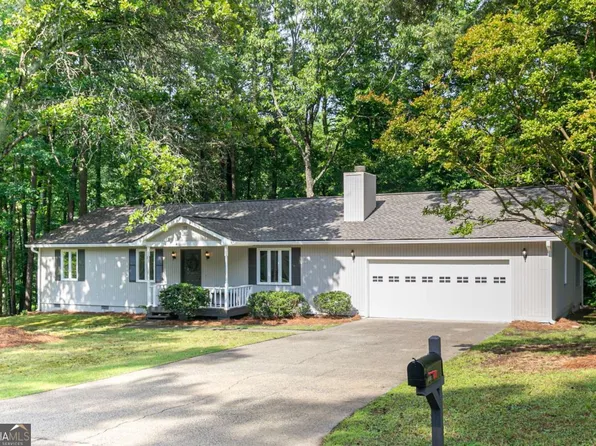 5819 Stonehaven Dr NW, Kennesaw, GA 30152
