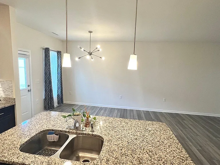 243 Lafferty St — Photo 8
