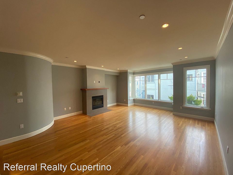 1st image of 939 Jackson St APT 302