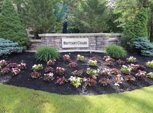 708 Brittany Dr UNIT 708, Wayne, NJ 07470