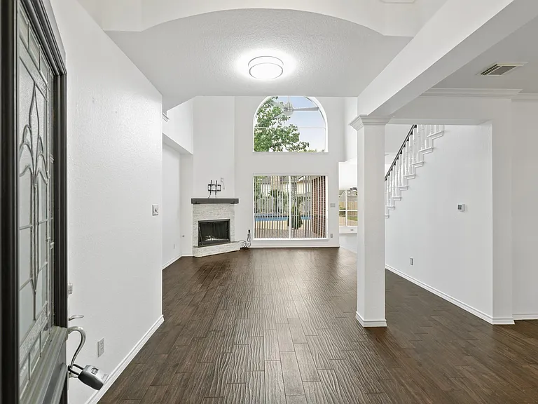 210 Wilkins Xing — Photo 6