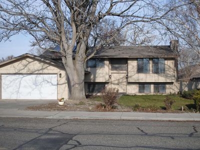 1724 W 19th Ave, Kennewick, WA, 99337