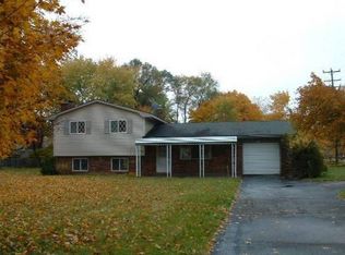 6533 Williams Lake Rd, Waterford, MI 48329