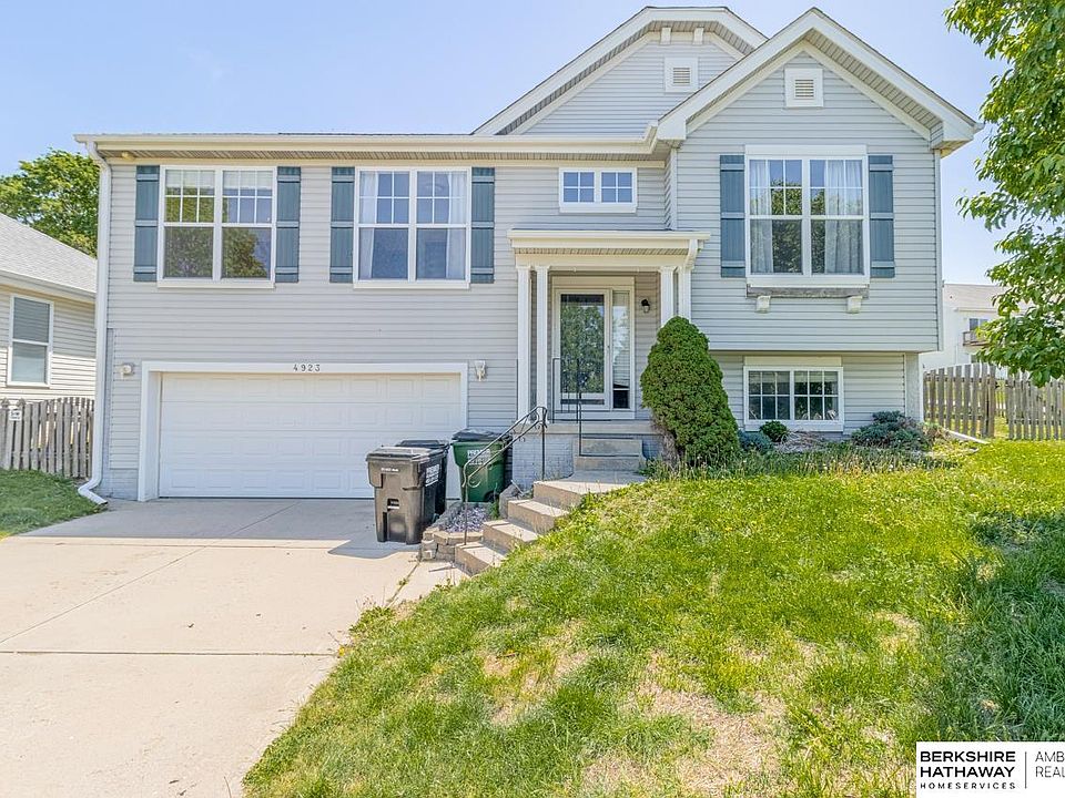 1st image of 4923 S 194th Ave