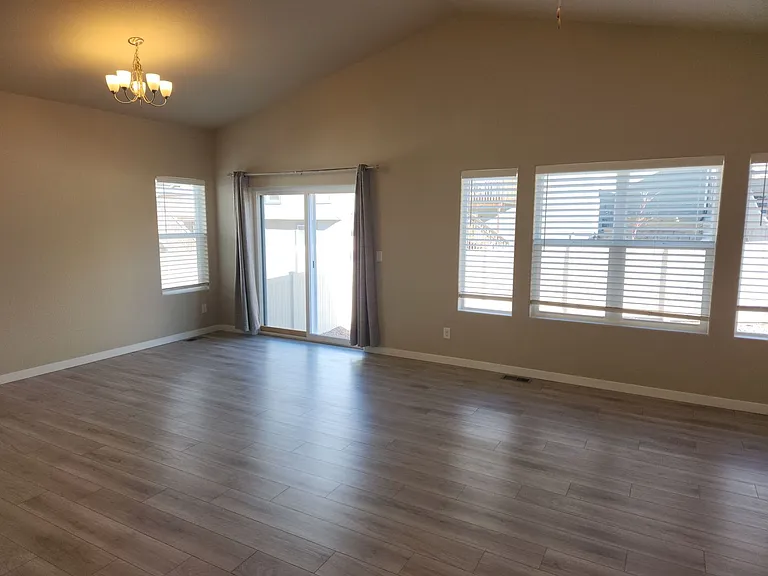 1647 Grand Overlook St — Photo 23