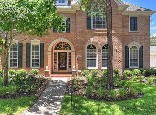 15407 Oakmont Club Ct, Houston, TX 77059