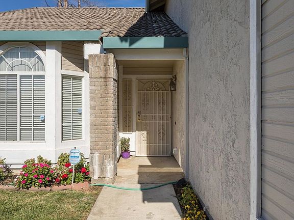 3rd image of 630 Vernon Oaks Dr